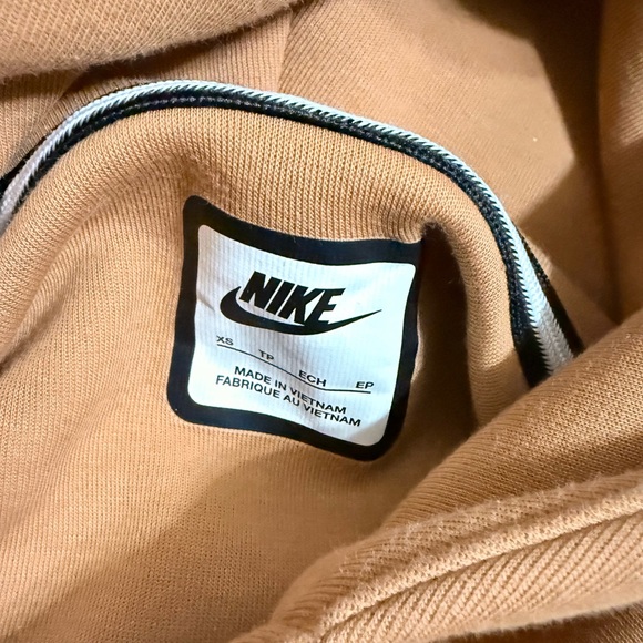 Nike Camel Sweatshirt - Picture 2 of 2